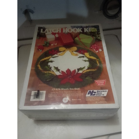 national yarn crafts Other - VTG Made In The U.S.A Latch Hook Kit CH 876 Wreath Tree Skirt App 33" Round